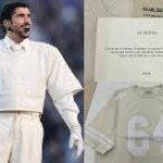 Bad Bunny regala camisetas como la que usó en el Super Bowl a empleados de Zara: “Gracias por el corazón que pusieron en esto”