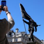 Banksy rompe su silencio: confirma la autoría de una nueva estatua en el corazón de Londres