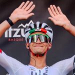 Confirman lesión de Isaac del Toro tras caída: ¿Qué dice el parte médico?